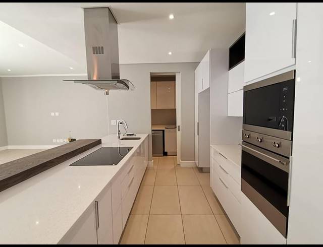 3 BEDROOM APARTMENT FOR SALE IN HYDE PARK